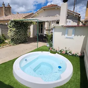 https://maison-provence-proche-avignon.fr-provencehotel.com